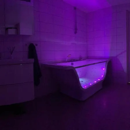 ***upscale***city Center* Vendégház *